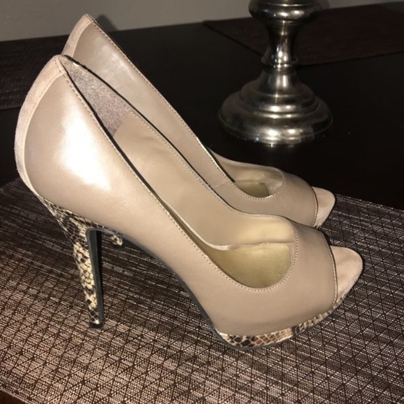 Jessica Simpson Shoes - NWOT Jessica Simpson Nude Snakeskin Heels!